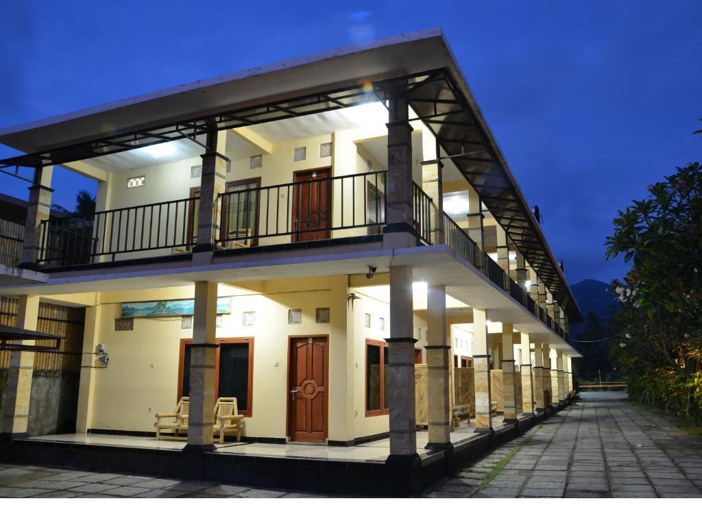 Transit Inn Senggigi Mangsit Esterno foto